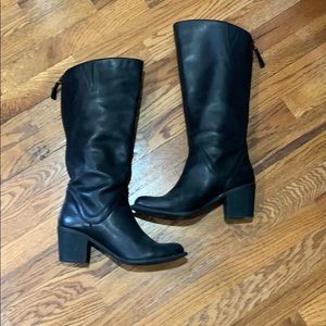 Leather Crown Vintage Black Boots